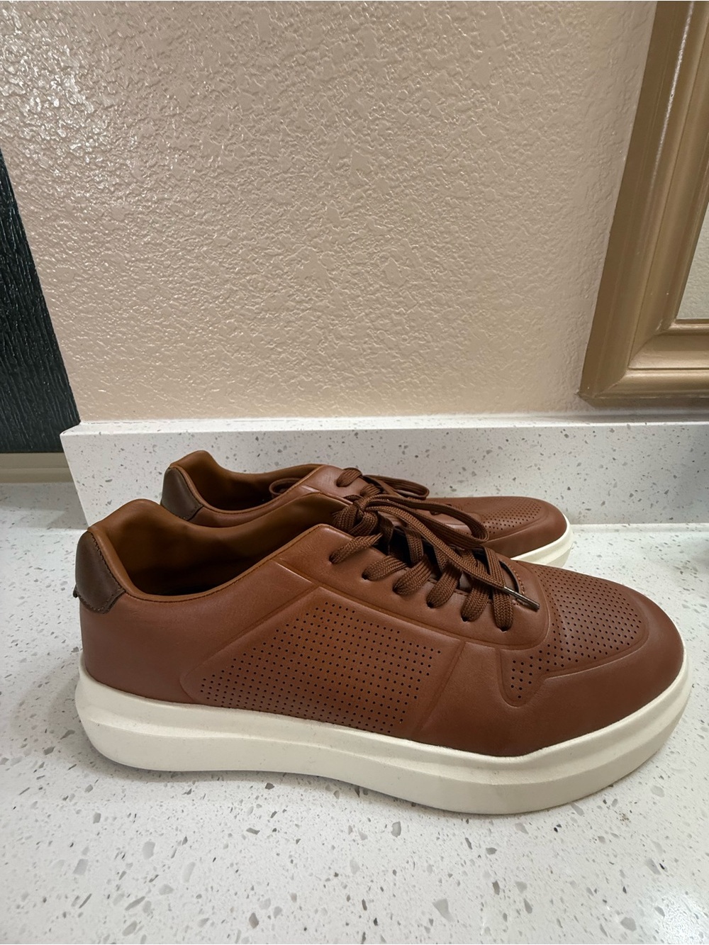 Perry Ellis Court Sport II Men’s 11 Brown Leather Sneakers Ultra Foam
